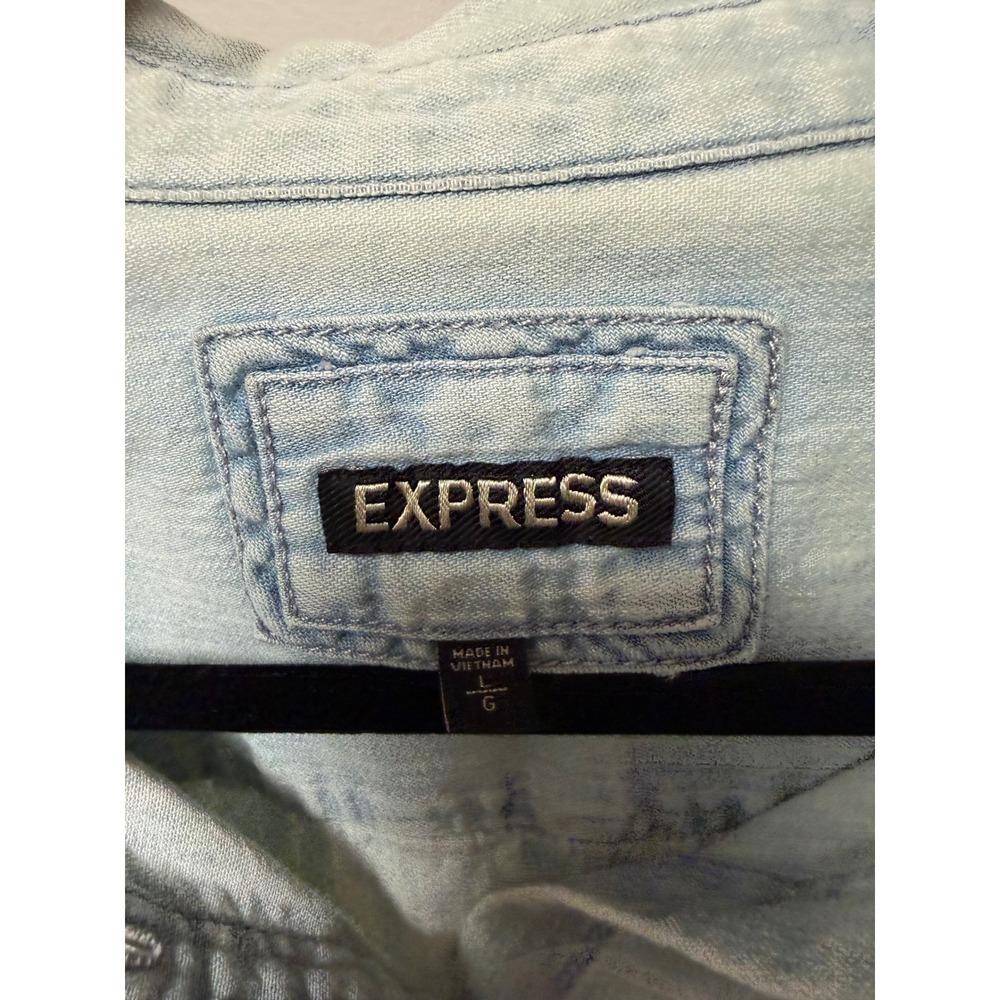 Express Denim Shirt Womens Large Light Blue Good Button Down Cotton Long Sleeve - Picture 2 of 7